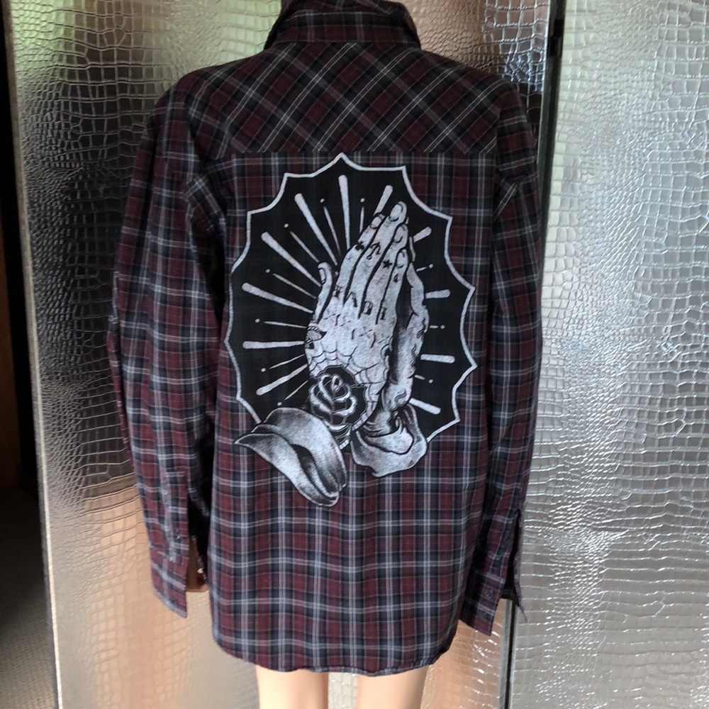 Black Market Art Company size XL plaid button down with prayer hands art